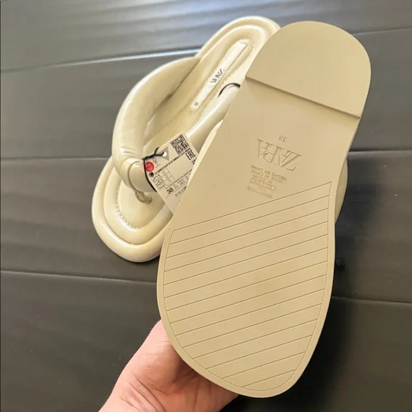 Zara Women's Cream Sandals - Picture 2 of 2
